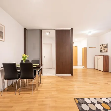 Paulay Private Apartment