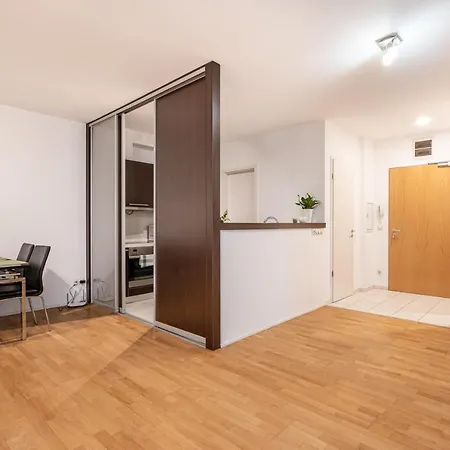 Paulay Private * Budapest