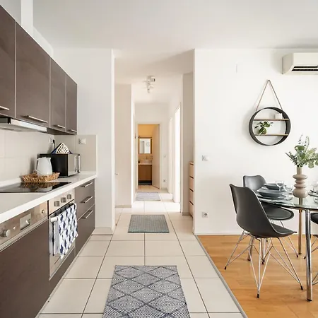 Paulay Private Apartment *