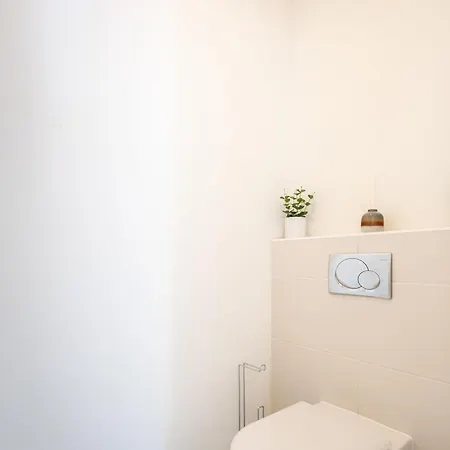 Paulay Private * Budapest