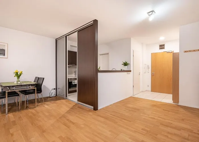 Paulay Private * Budapest