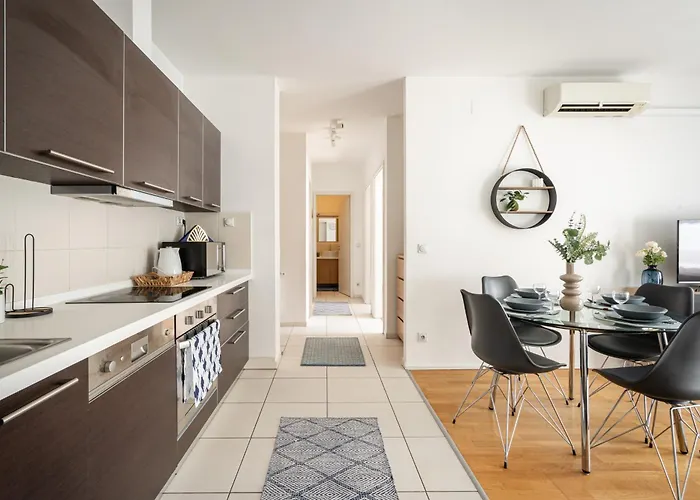 Paulay Private Apartment *